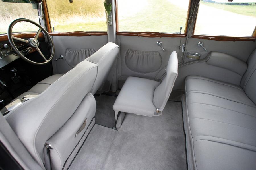  Lancia Astura Limousine 1932 года  (фото 10 из 17)